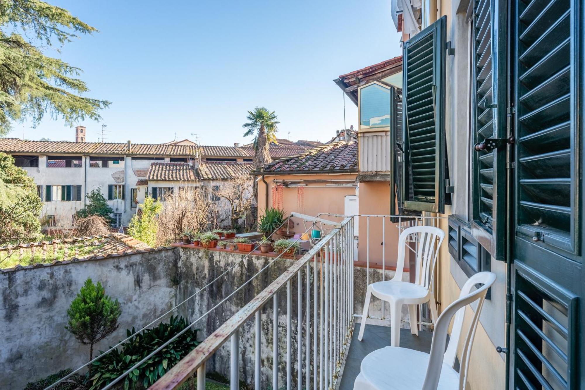 Appartamento Della Zecca - Affitti Brevi Italia ルッカ エクステリア 写真